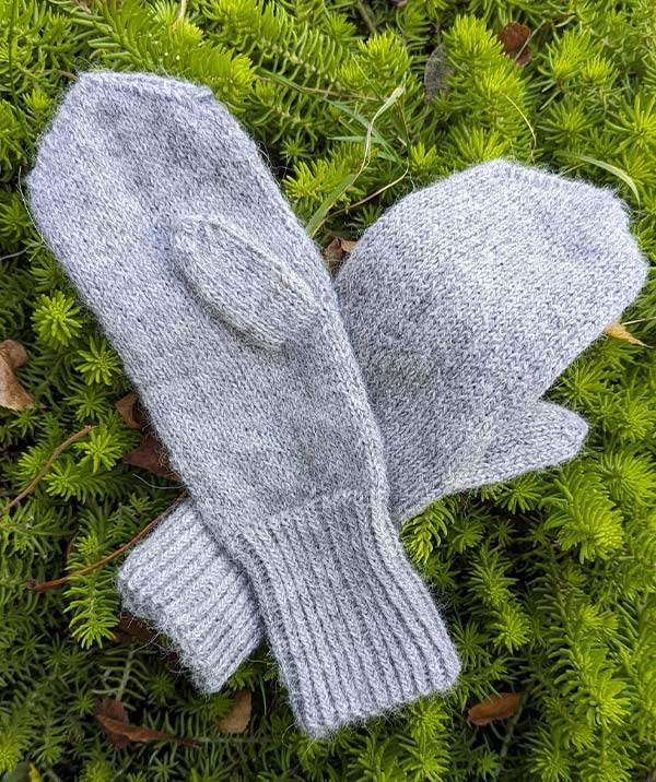 Snuggle-up mittens pattern