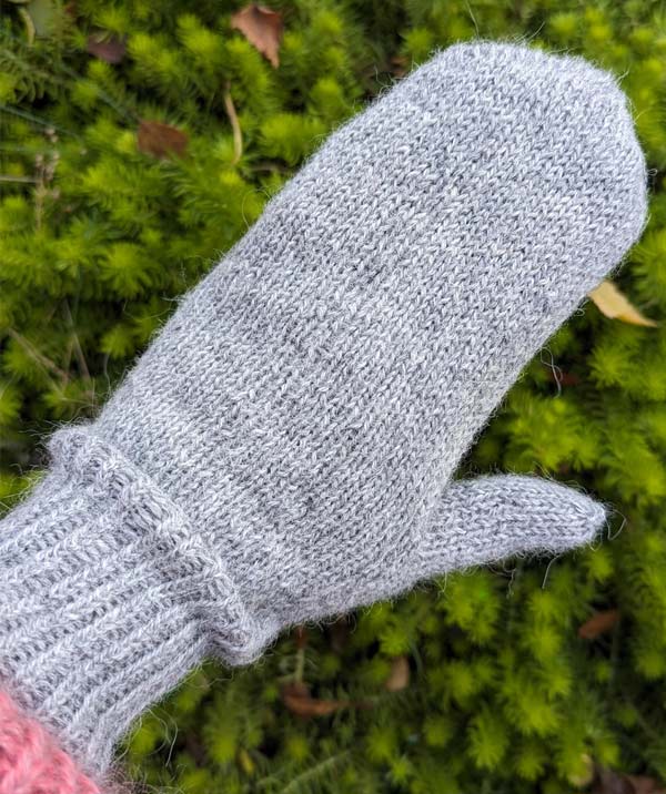 Snuggle-up mittens pattern